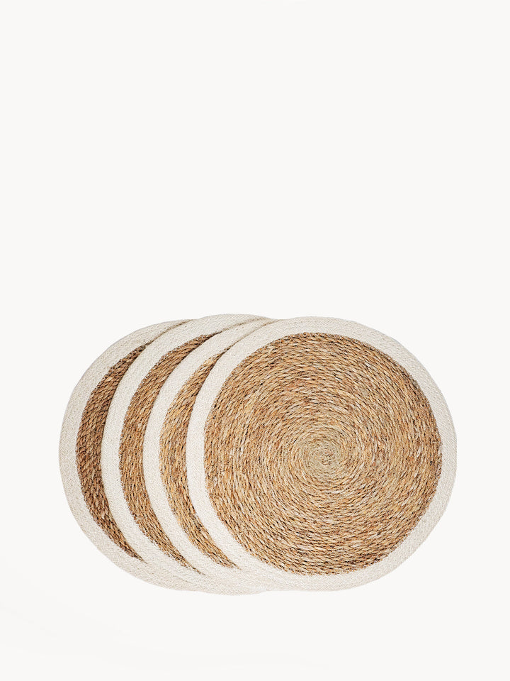 Handwoven seagrass placemat set by DC-KORISSA, showcasing natural textured mats for dining table decoration.