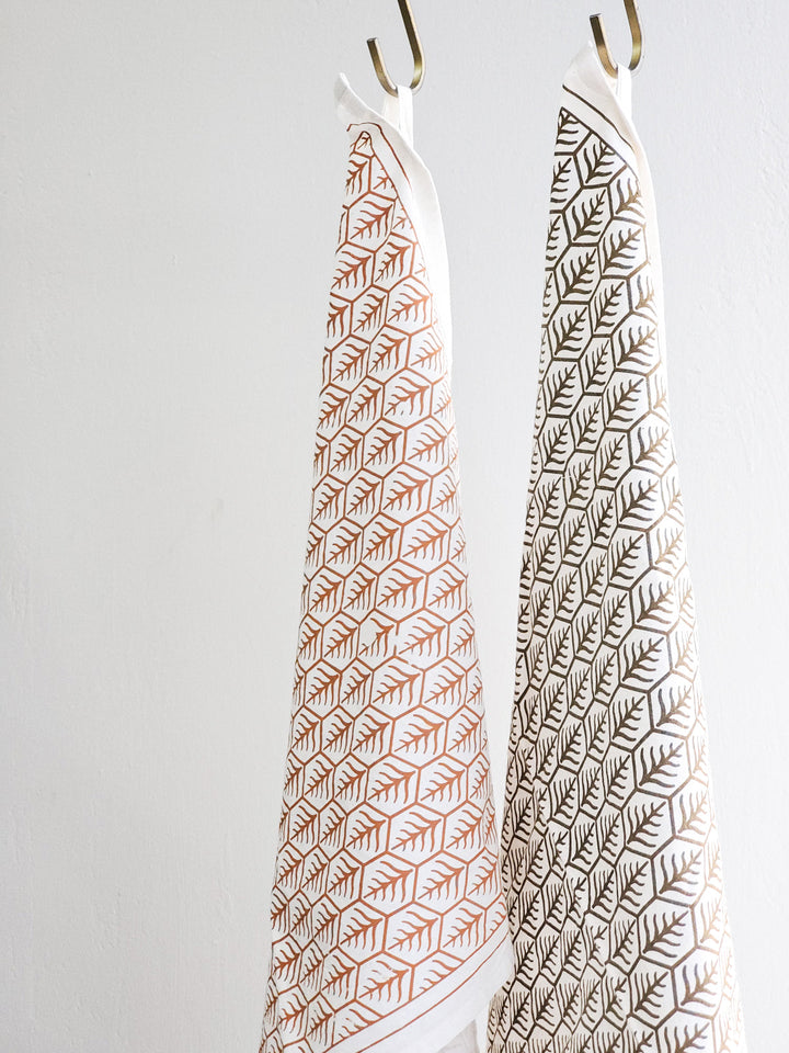Tree-print cotton tea towels, set of 2, with hanging loops