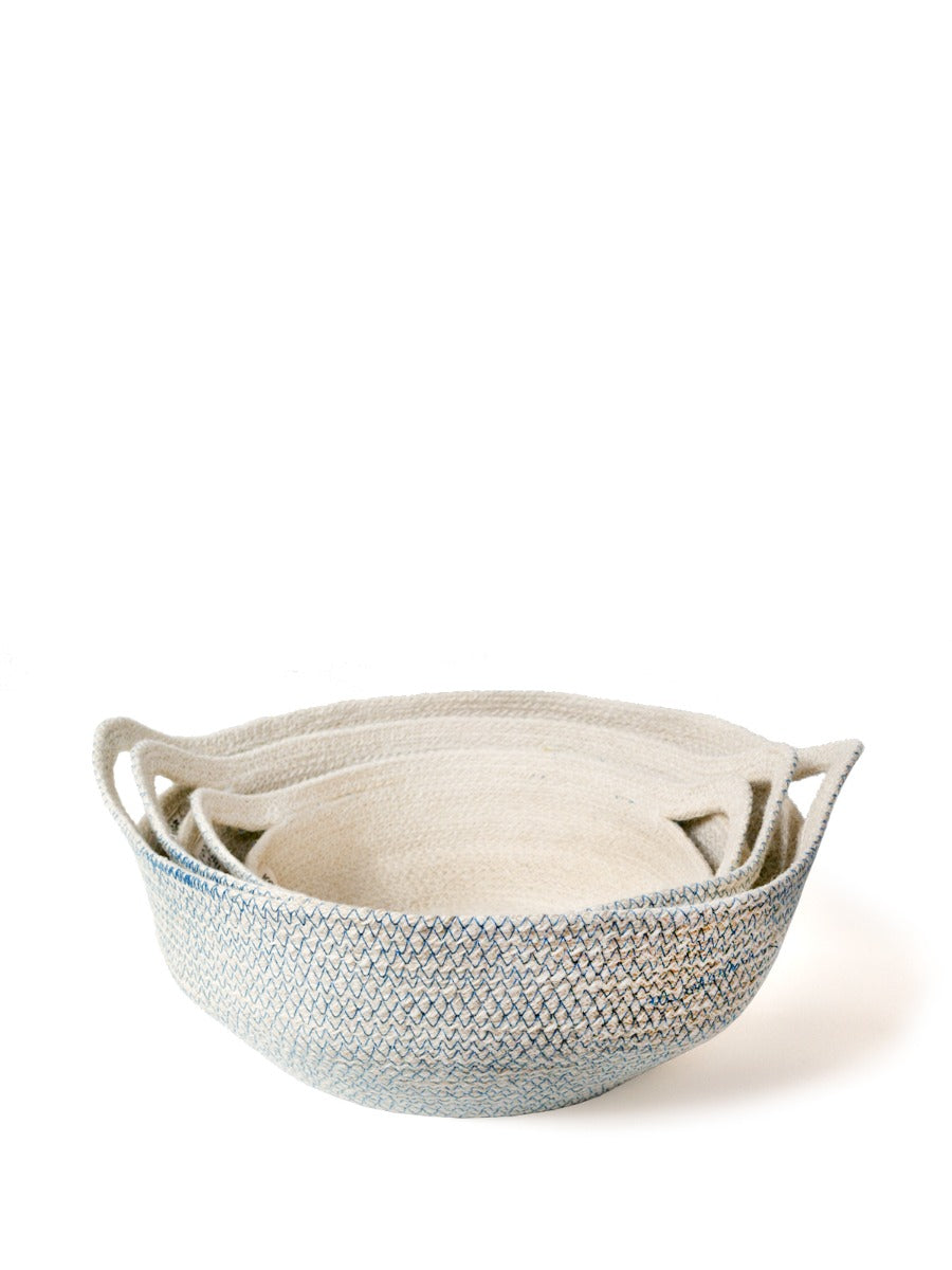 Cream jute fruit bowl with blue stitch detail and carry handles, hand-braided