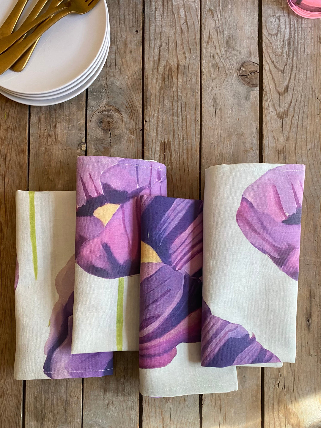 Purple poppies linen napkin set in heavyweight fabric with a floral design.
