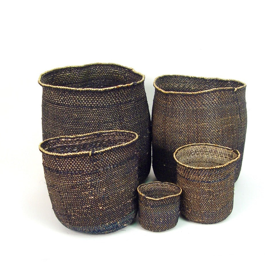 Black and natural geometric Iringa basket in woven Milulu grass