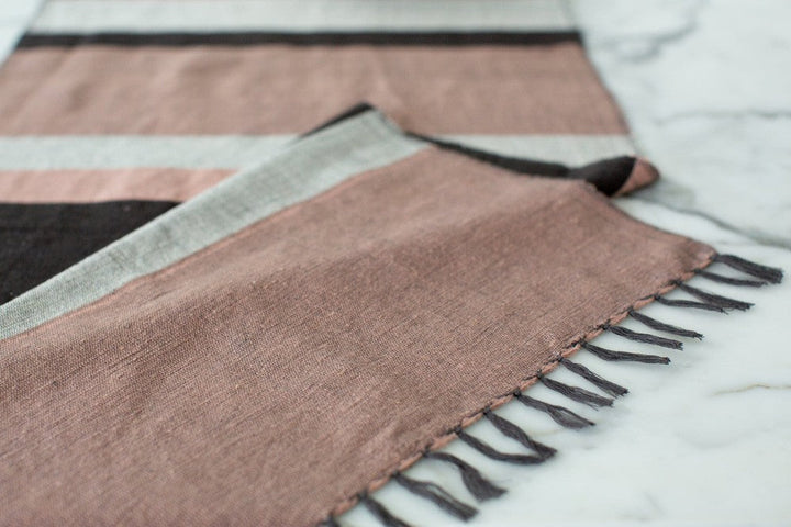 Close-up of the blush runner&