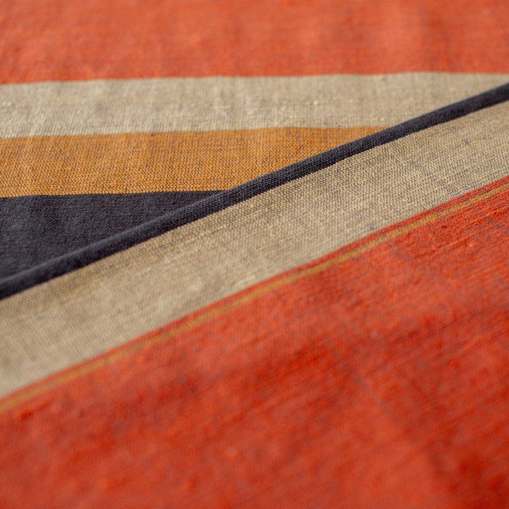 Close-up of the copper runner&