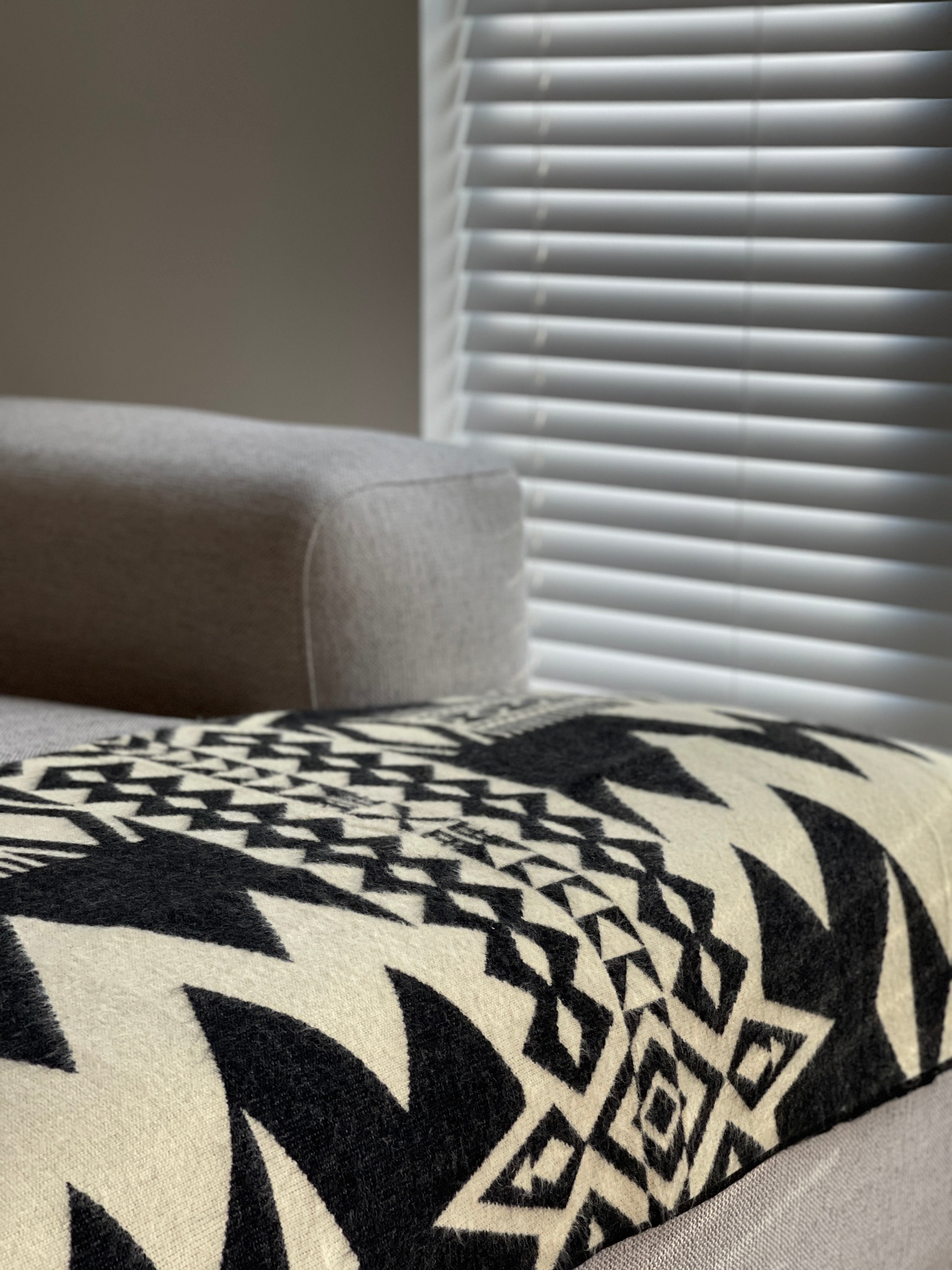 Awa Throw Blanket - Natural / Black - Bush & Briar