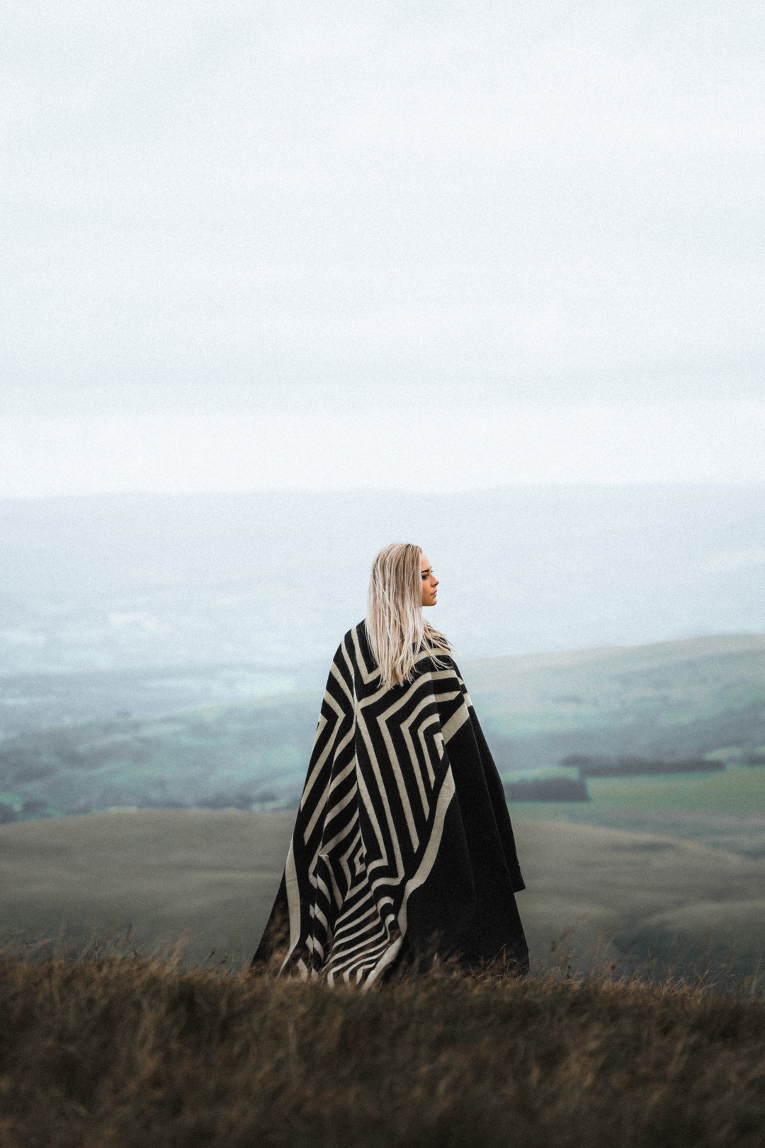 Black and cream Paramo Andean throw blanket, 100% recycled acrylic.