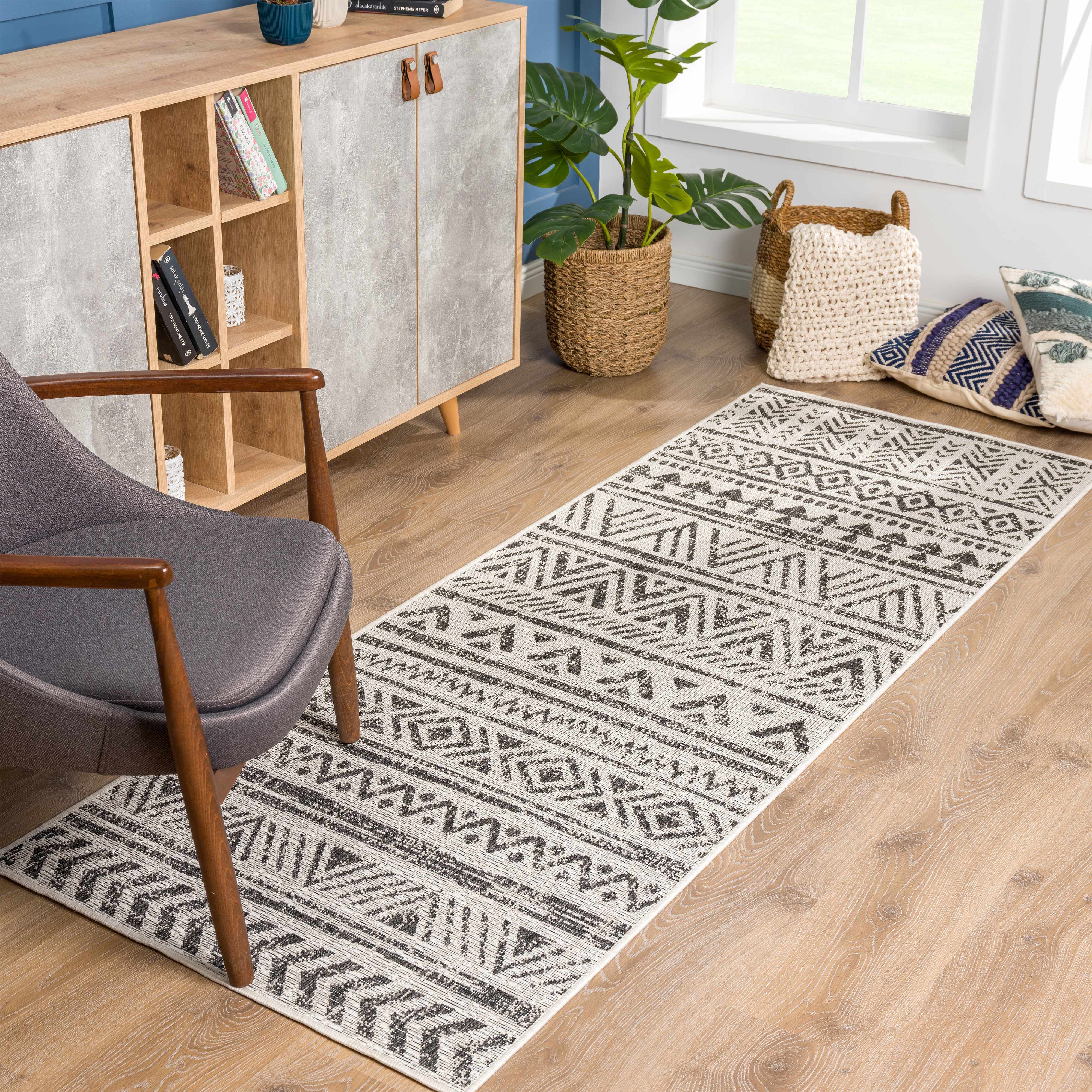 Catrine Area Rug - Bush & Briar