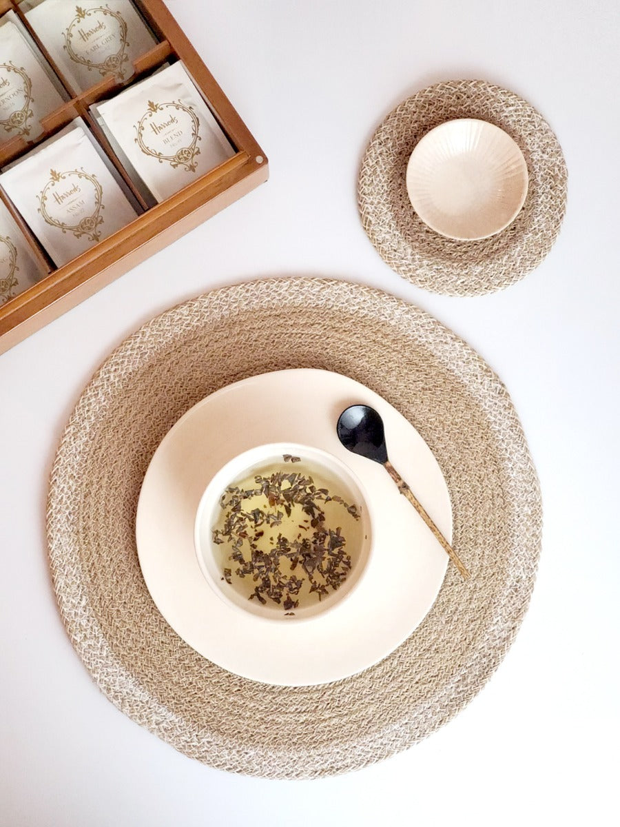 Natural jute coaster and trivet set, dual-purpose for cold drinks and warm dishes