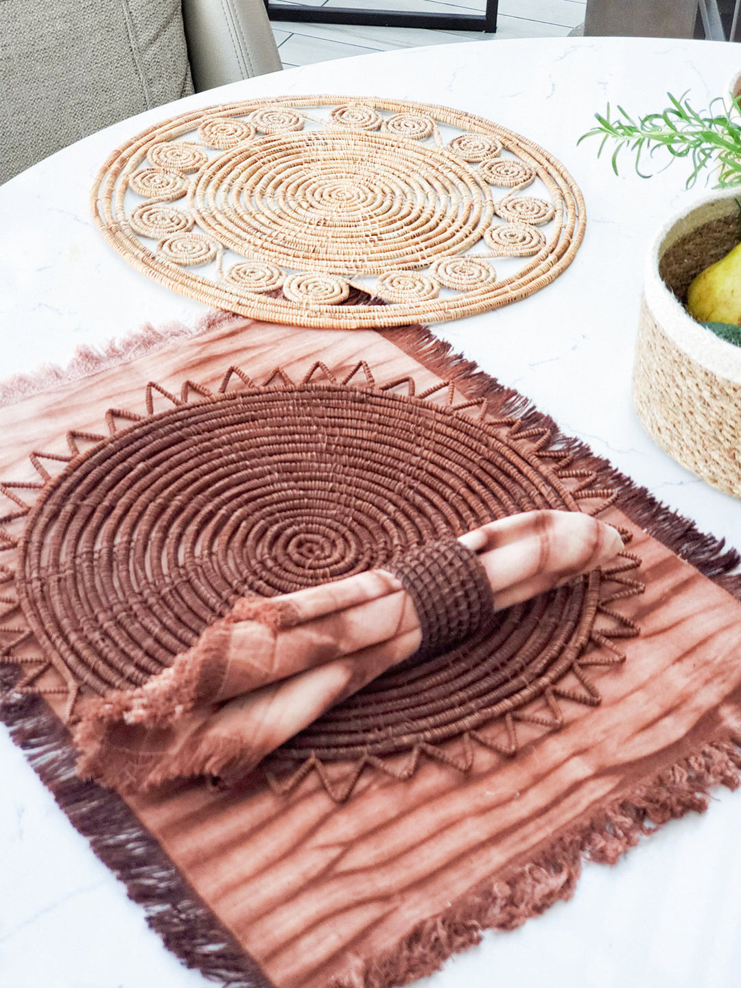 Set of 4 shibori cotton placemats in rust and cream with hand-pulled dye pattern