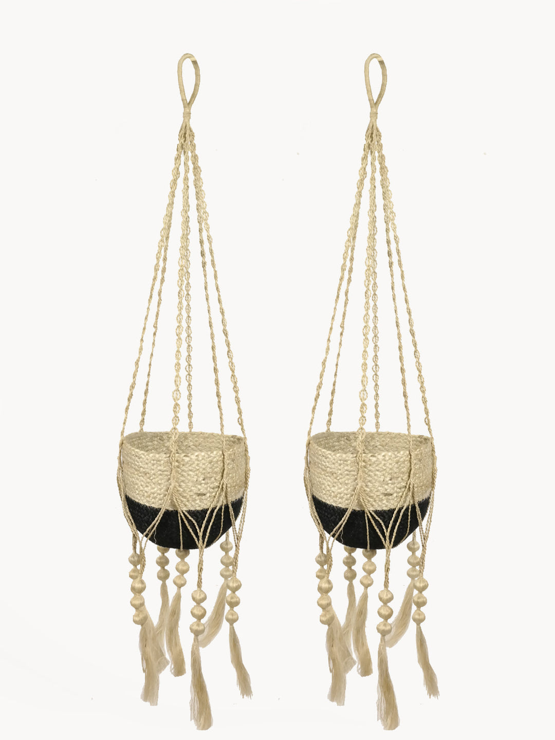 Macrame plant hanger in natural jute for indoor potted plants