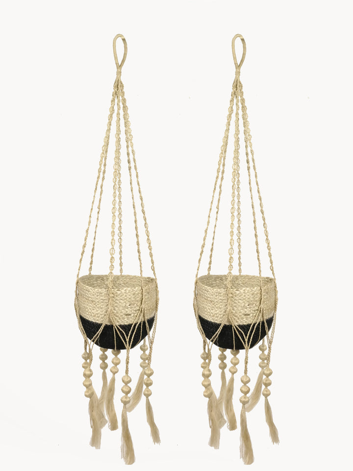 Macrame plant hanger in natural jute for indoor potted plants