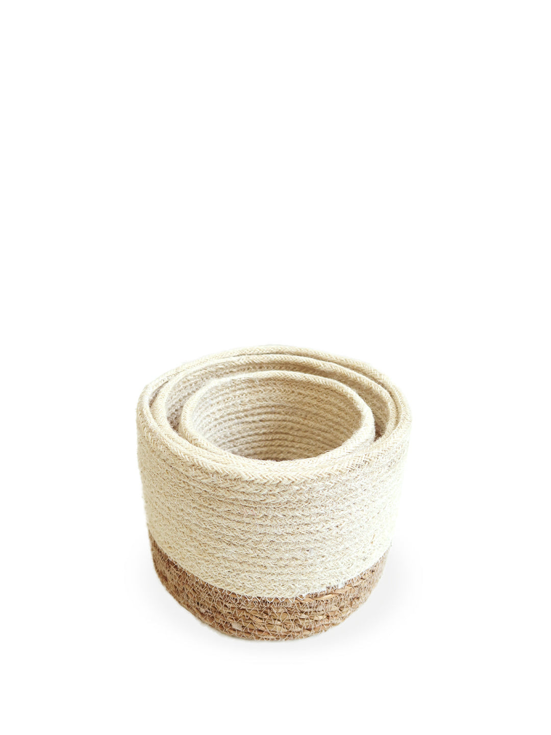 Small round storage basket made of natural seagrass by DC-KORISSA, showcasing a woven, eco-friendly design for organization.