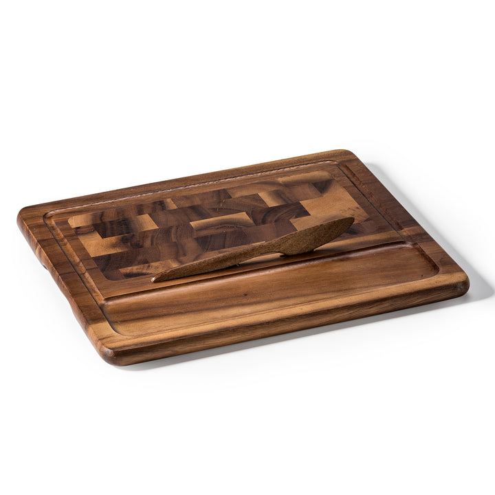 Acacia cheeseboard with a matching wooden knife.