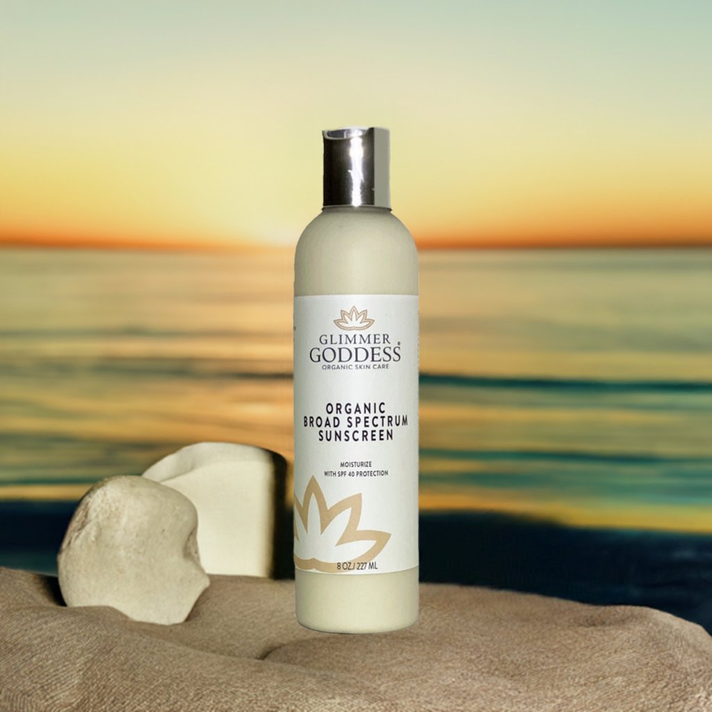 Organic reef-safe mineral sunscreen SPF 40 with a smooth cream texture.