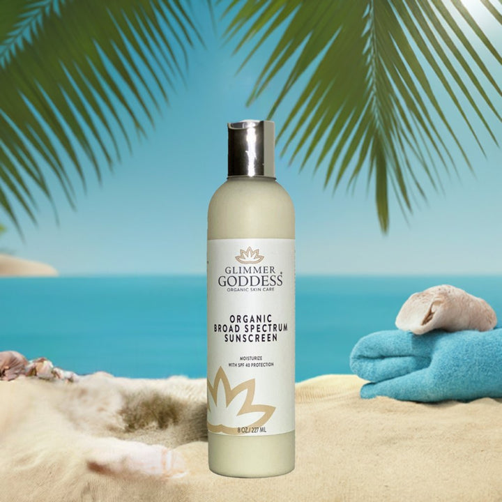 Organic reef-safe mineral sunscreen SPF 40 in a pump bottle.