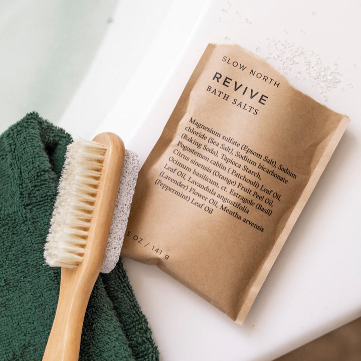 Bath salts pouch with floral and herbal scent blend in eco-friendly packaging.